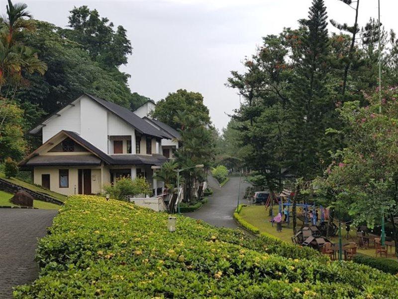 Gunung Geulis Cottages Managed By Royal Tulip Богор Экстерьер фото