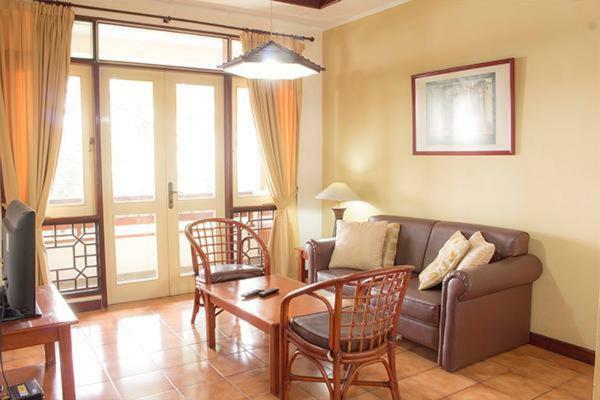 Gunung Geulis Cottages Managed By Royal Tulip Богор Экстерьер фото